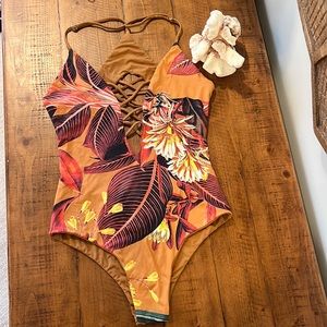 Like new! SAN LORENZO one piece swimsuit, size small